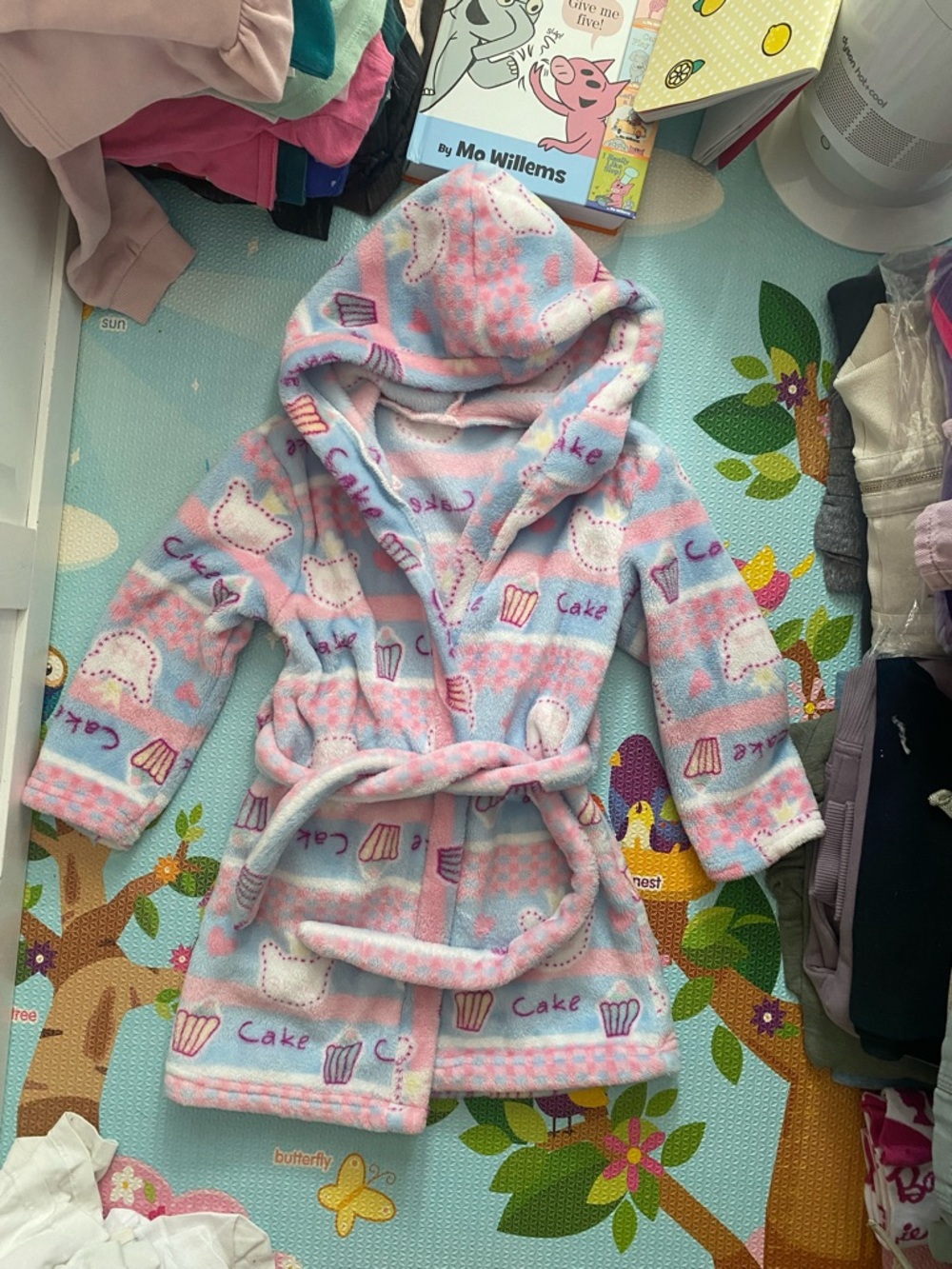 Girls' Hooded Pink & Light Blue Cake-Print Fleece Robe